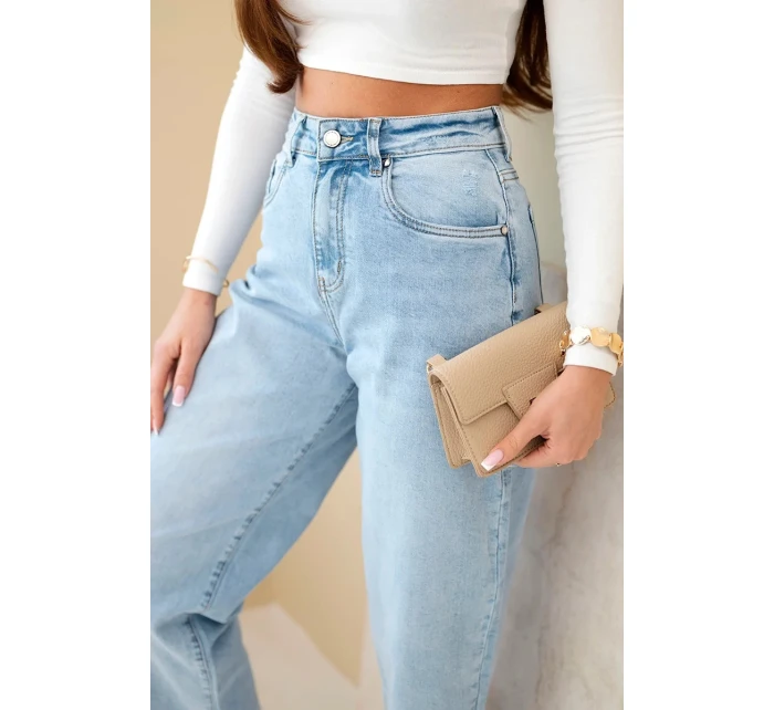 Dámske džínsy s vysokým pásom a voľnou nohou Dámske džínsy s vysokým pásom a voľnou nohou