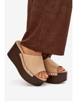 Dámské nazouváky na platformě s béžové model 21918817 - Boto