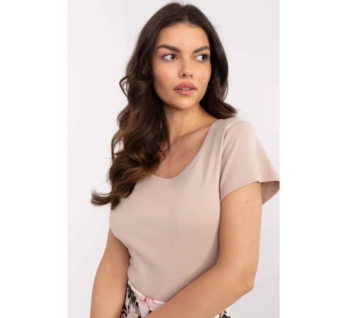 Model trička 211191 Relevantnosť