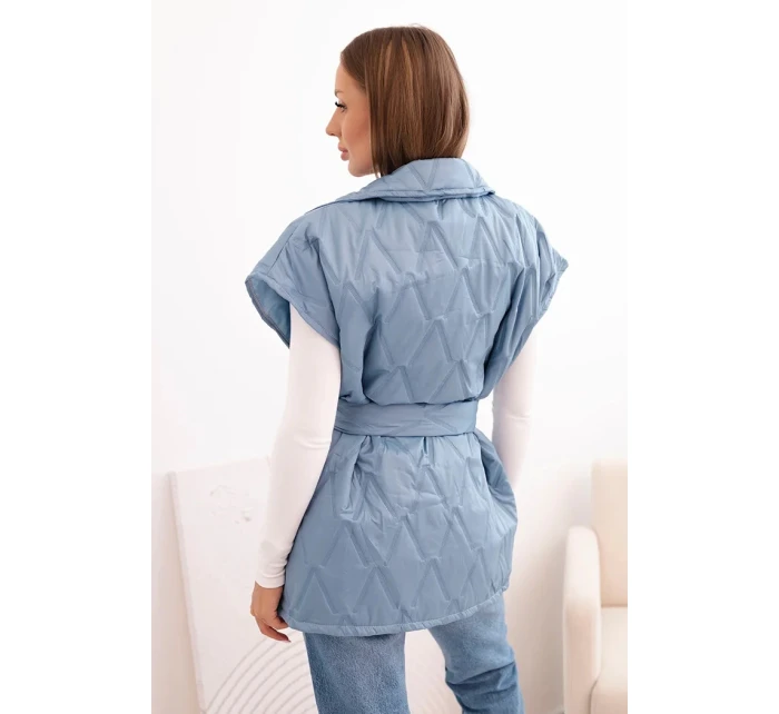 Dámská prošívaná vesta s páskem a širokým límcem džínová