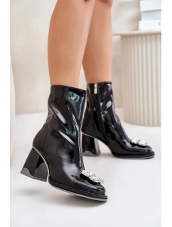 Lakierowane Botki Damskie Na Słupku Z Ozdobą D&A MR880-019 Czarne