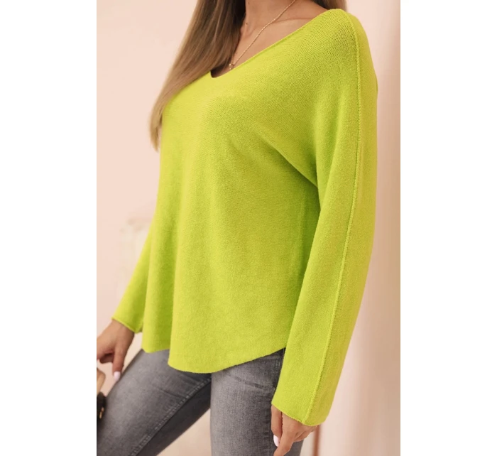 Dámsky viskózový sveter s výstrihom do V v pistáciovej farbe Dámsky viskózový sveter s výstrihom do V v pistáciovej farbe