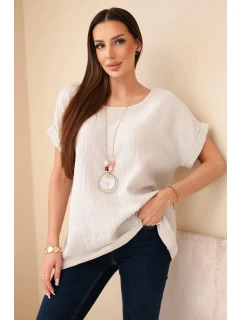 Mušelínová blúzka s náhrdelníkom béžová