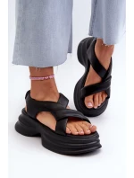 Dámske kožené sandále na robustnej podrážke čiernej farby GOE Dámske kožené sandále na robustnej podrážke čiernej farby GOE