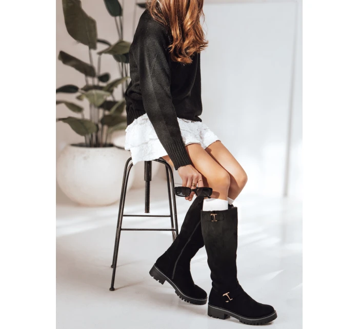 Dámské semišové černé kozačky Dstreet model 21993765 - FashionStreet Dámské semišové černé kozačky Dstreet model 21993765 - FashionStreet