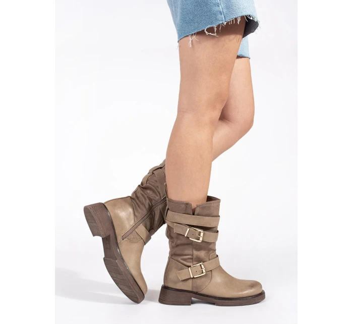 Trendy hnedé dámske členkové topánky na širokom podpätku Trendy hnedé dámske členkové topánky na širokom podpätku