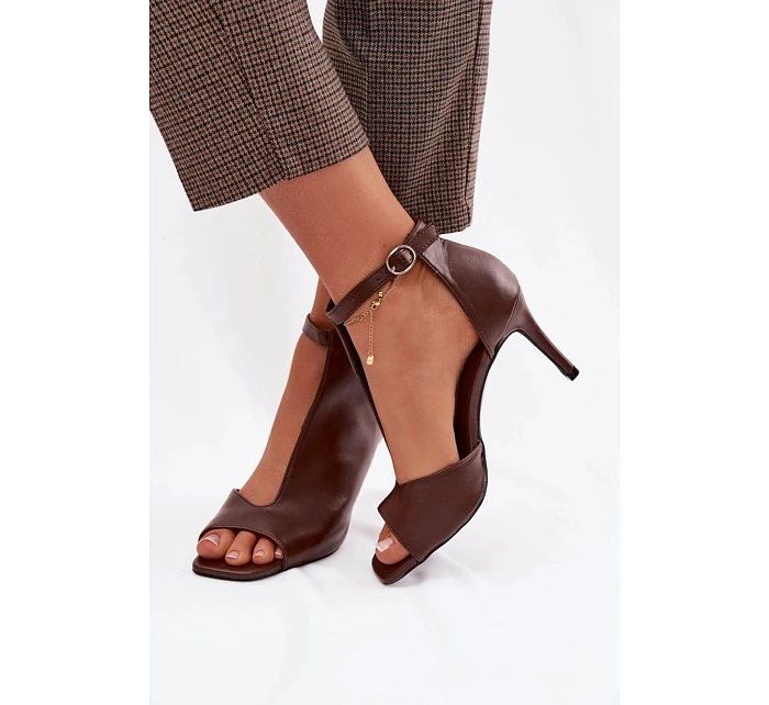 Sandále na podpätku model 225401 Vykročte štýlovo