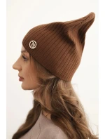 Dámská čepice s proužky a ozdobným knoflíkem s přídavkem vlny a modalu hnědá Dámská čepice s proužky a ozdobným knoflíkem s přídavkem vlny a modalu hnědá