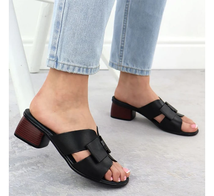 Dámske čierne kožené žabky Remonte R8759-01 Dámske čierne kožené žabky Remonte R8759-01