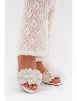 Dámské ploché s ozdobou bílé model 22032049 - Boto Dámské ploché s ozdobou bílé model 22032049 - Boto