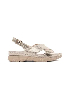 Moderní zlaté dámské  sandály na plochém podpatku