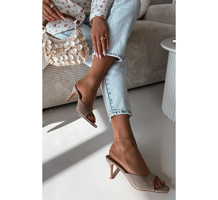 Žabky na podpätku model 226526 Krok vo veľkom štýle