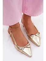 Dámské sandály z umělé kůže na nízkém podpatku Zlaté model 22107058 - Boto