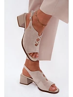Sandály z přírodního semiše na podpatku Maciejka K7521-22 světle béžové