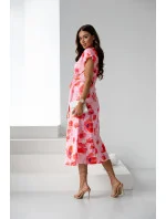 Růžové dámské květované šaty s přeloženým obálkovým výstřihem model 21059205 - Moon