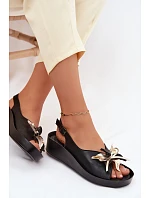 Kožené dámské sandály s ozdobou model 22133641 Černé - S.Barski