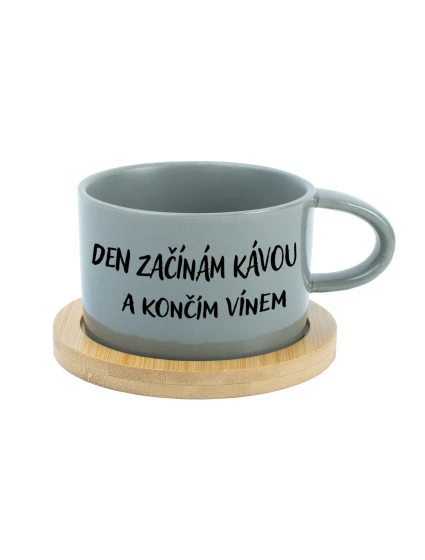 ZAČÍNAM DEŇ KÁVOU A KONČÍM VÍNOM - sivý hrnček s makrónkou 200 ml