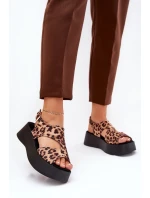 Model topánok na klinoch 209901 Krok v štýle