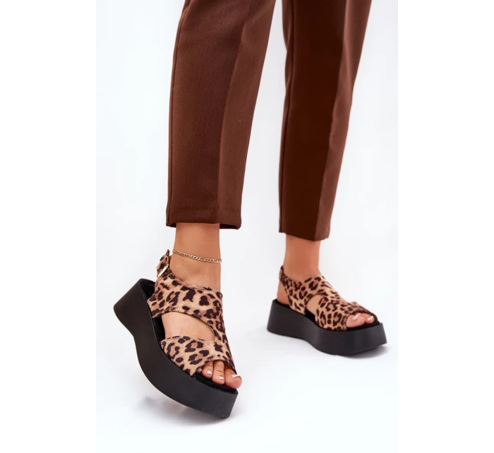 Model topánok na klinoch 209901 Krok v štýle