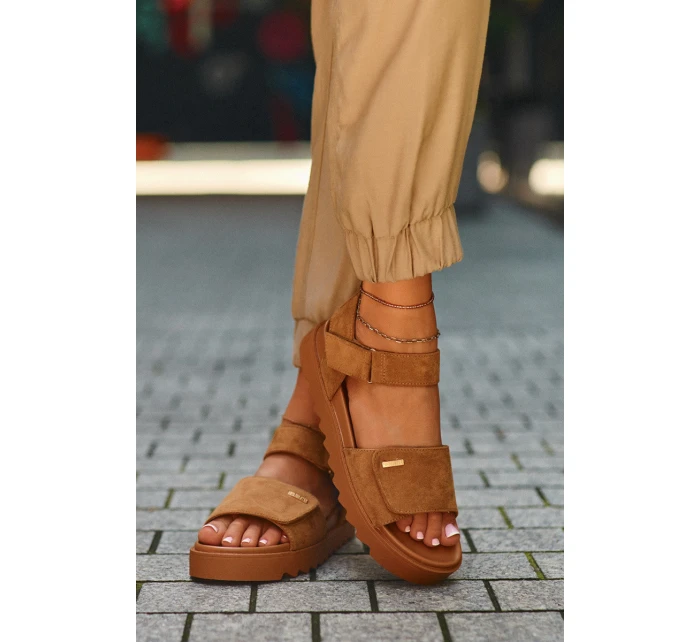 Damskie Zamszowe Sandały Na Platformie Big Star NN274705 Brązowe Damskie Zamszowe Sandały Na Platformie Big Star NN274705 Brązowe