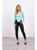 Blúzka s rebrovaným výstrihom v mätovej farbe