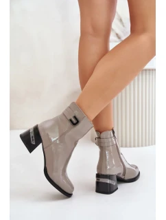 Lakované členkové topánky s podpätkom zateplené sivé