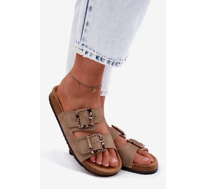 Dámské pantofle Khaki s přezkami model 22123023 - Lee Cooper