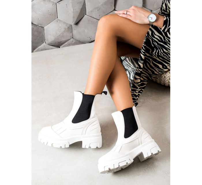 Dizajnové biele dámske členkové topánky na plochom podpätku