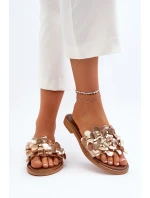 model 21650258 Dámské Kožené Žabky Na Ploché Podrážce Zlaté - Zazoo