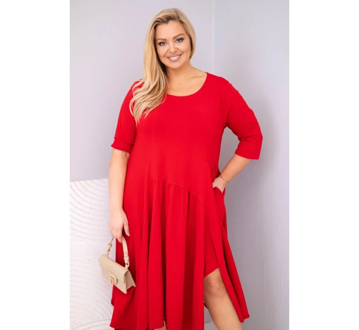 Dámska bavlnená sukňa s asymetrickým lemom v červenej farbe