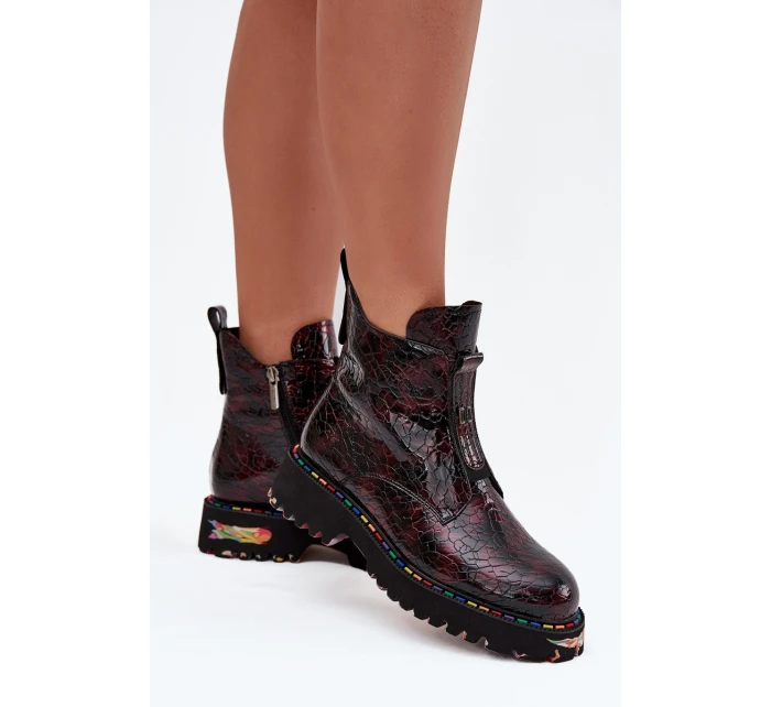 Lakované dámské obuv z přírodní kůže s bordó model 21712396 - Artiker Lakované dámské obuv z přírodní kůže s bordó model 21712396 - Artiker