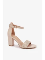 Sandále na podpätku model 213925 Vykročte štýlovo Sandále na podpätku model 213925 Vykročte štýlovo