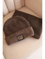 Dámska fleecová čiapka a nákrčník s ozdobnou aplikáciou hnedej farby Dámska fleecová čiapka a nákrčník s ozdobnou aplikáciou hnedej farby