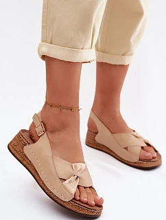 Pohodlné dámské sandály na platformě béžové model 22133232 - Boto