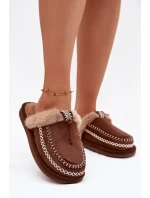 Dámské pantofle s kožešinou a výšivkou Hnědé model 21786862 - Boto Dámské pantofle s kožešinou a výšivkou Hnědé model 21786862 - Boto