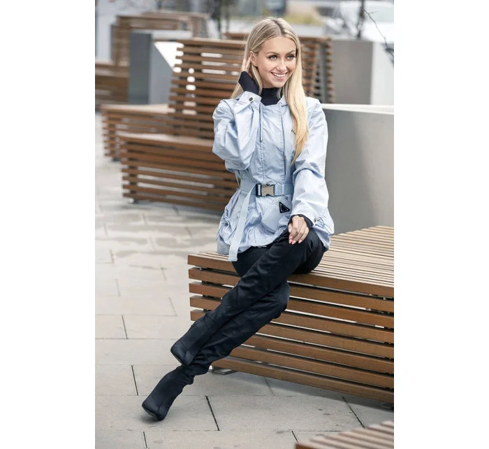 Svetlomodrá krátka dámska bunda s opaskom (AG3-03)