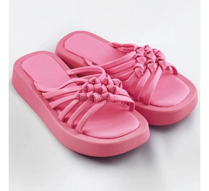 Růžové dámské pantofle s podrážkou model 17352328 - Mix Feel
