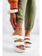 Gumové pantofle se sponou Bíle Corina Gumové pantofle se sponou Bíle Corina