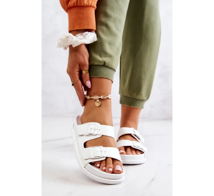 Gumové pantofle se sponou Bíle Corina Gumové pantofle se sponou Bíle Corina