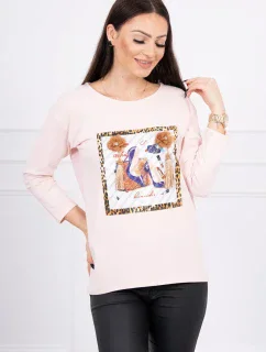 Halenka s 3D grafikou a model 18743920 volánky pudrově růžová - K-Fashion