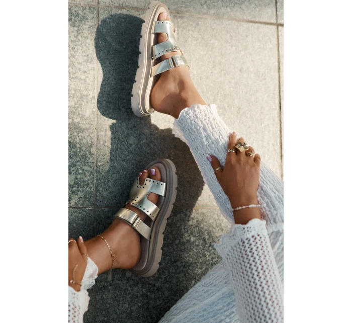 Klapki Damskie Z Naturalnej Skóry Na Platformie Zazoo 40440 Złote