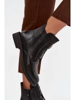 Dámske zateplené čižmy Tavressa - čierne, s nízkym podpätkom a ozdobami Dámske zateplené čižmy Tavressa - čierne, s nízkym podpätkom a ozdobami