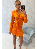 Šaty s viazaním v páse v oranžovej farbe