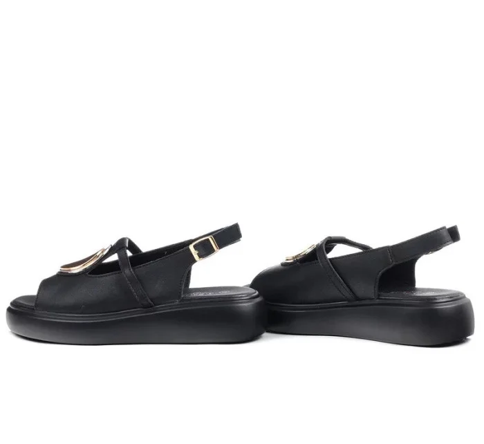 Dámské sandály na platformě model 21156720 Černá - S.Barski