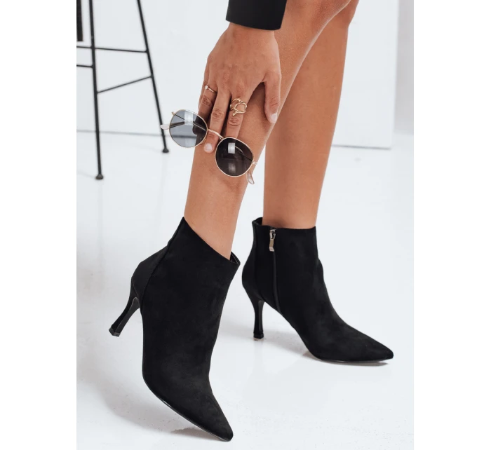 Černé semišové boty na podpatku Dstreet model 21992013 - FashionStreet