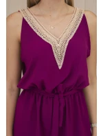 Krátky overal s ozdobnou čipkou slivka