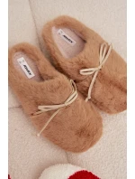 Kožešinové pantofle s mašlí Camel model 21772514 - Boto Kožešinové pantofle s mašlí Camel model 21772514 - Boto