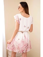 Dámské šaty s plisovaným rukávem a ozdobným páskem růžová