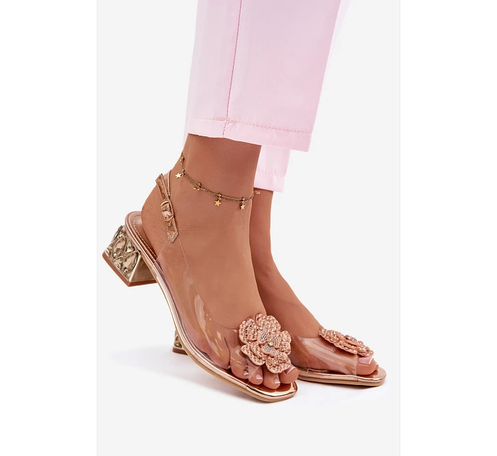 Průhledné sandály na klínku s krystaly a květinou model 22102726 - VINCEZA