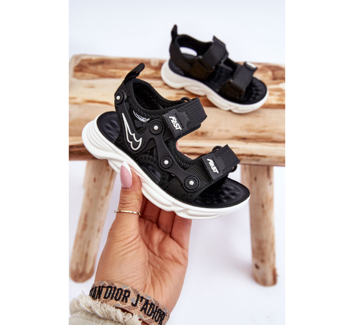 Chlapčenské sandále na suchý zips čierno-biele Tobias